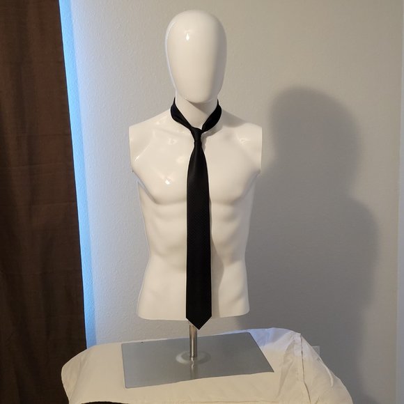 MENS PERRY ELLIS BLACK SILK TIE-THE ONE TIE EVERY MAN NEEDS - Picture 6 of 7